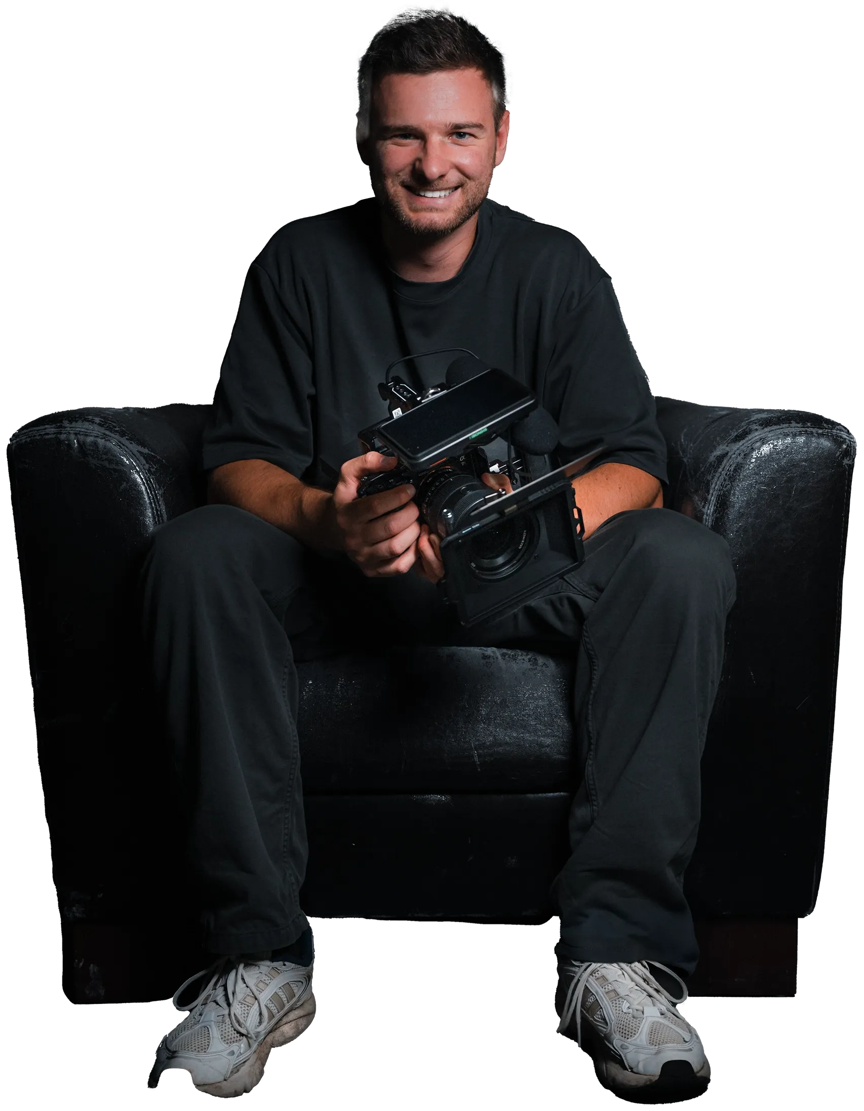 Pascale Kanew is sitting on a chair